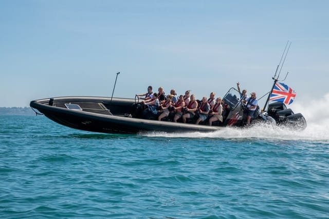 30-minute-raptor-rib-ride-activity-in-torquay_1